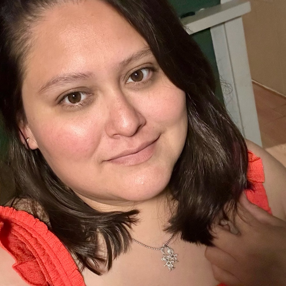 Meet your Posher, Yadira